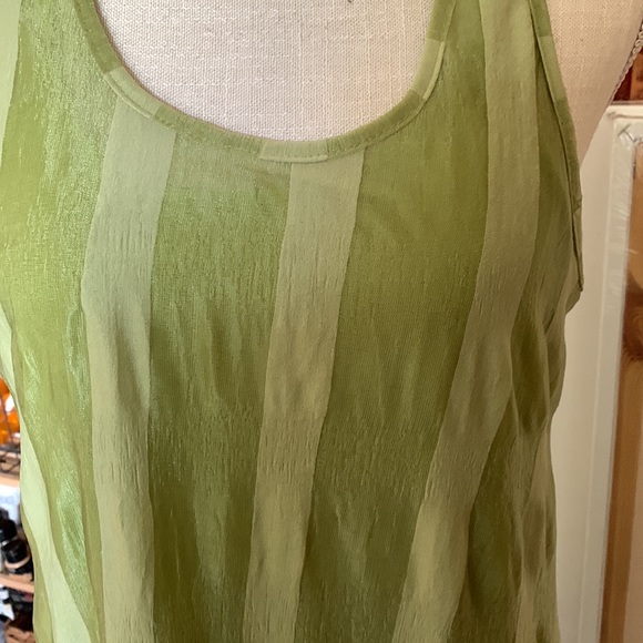 Luscious Lime Top - Picture 2 of 8